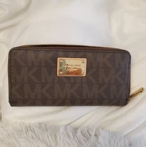Authentic Michael Kors Monogram Brown Wallet
